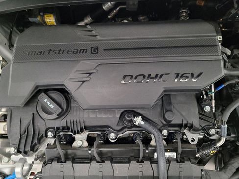 Used 2025 Hyundai Elantra Sport FWD image 30