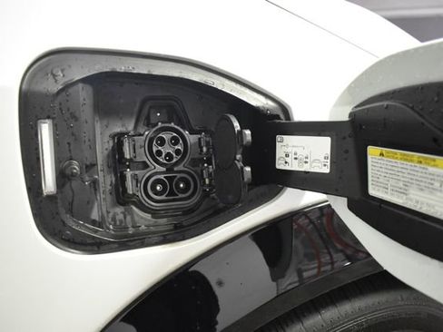 Used 2024 Nissan Ariya AWD image 44