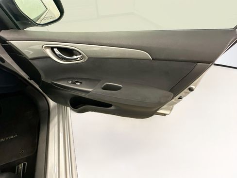 Used 2015 Nissan Sentra SR FWD image 32