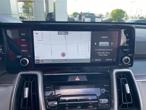 Used 2022 Kia Sorento S w/ Panoramic Sunroof Package image 28