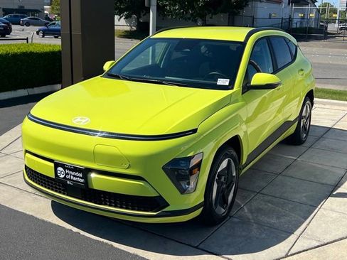 Certified 2024 Hyundai Kona SEL FWD image 3