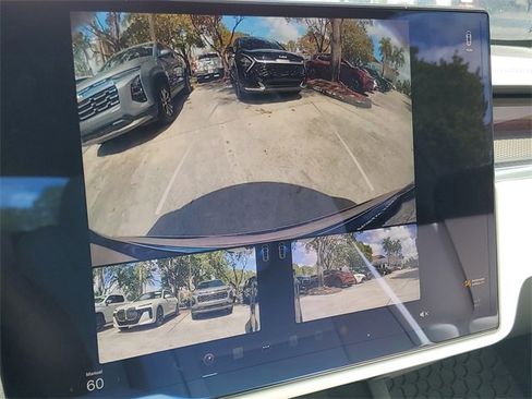 Used 2022 Tesla Model S Plaid image 23