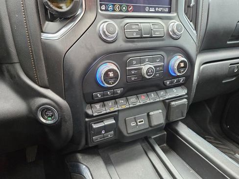 Used 2020 GMC Sierra 2500 AT4 w/ AT4 Premium Package image 11