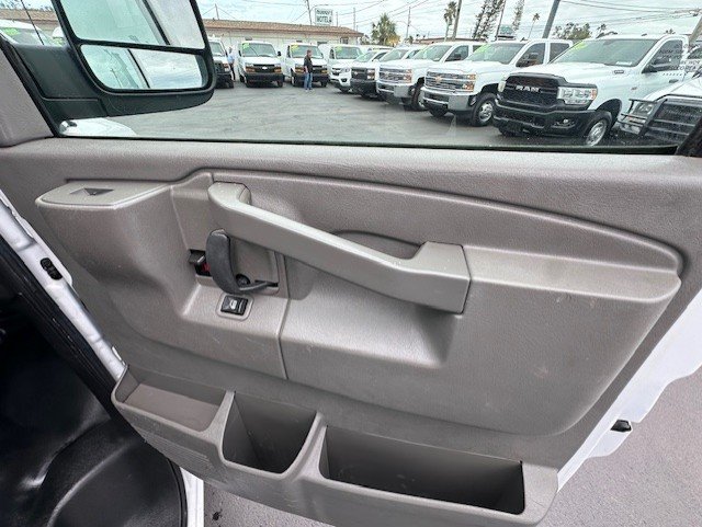 Used 2016 Chevrolet Express 2500 RWD image 21