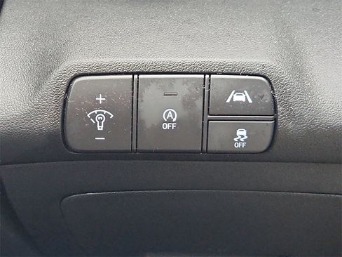 Certified 2023 Hyundai Elantra SE image 15