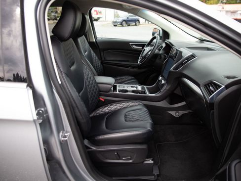 Used 2024 Ford Edge Titanium image 23