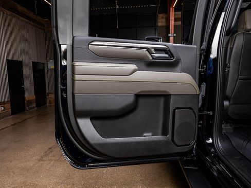 Used 2025 Chevrolet Silverado 2500 ZR2 image 38