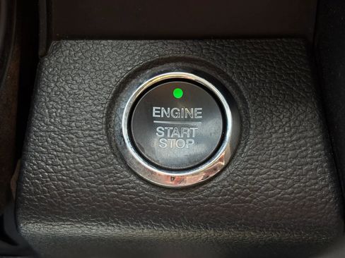Used 2019 Ford F250 Lariat w/ Lariat Ultimate Package AWD/4WD image 38