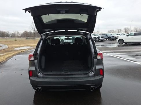 Used 2022 Ford Escape SE w/ SE Sport Appearance Package image 11