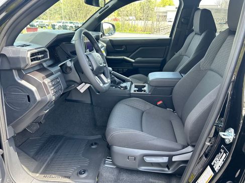 New 2026 Toyota 4Runner SR5 AWD/4WD image 17