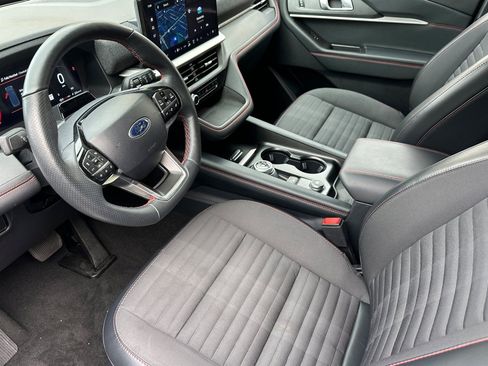 Used 2025 Ford Explorer ST-Line w/ ST-Line Street Pack image 10