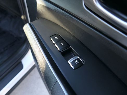 Used 2023 Kia Sorento EX image 25