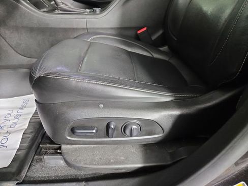 Used 2019 GMC Acadia SLT w/ LPO, Floor Liner Package AWD/4WD image 31