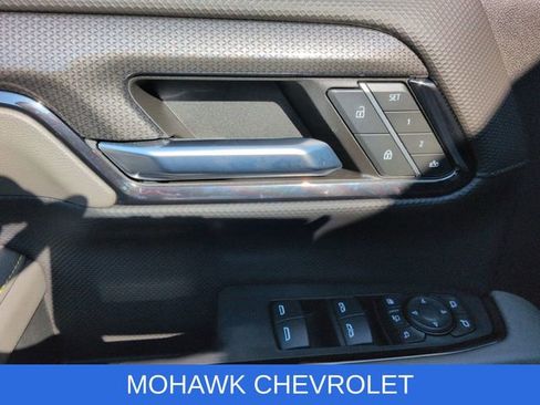 Used 2024 Chevrolet Silverado 2500 ZR2 w/ Technology Package AWD/4WD image 25