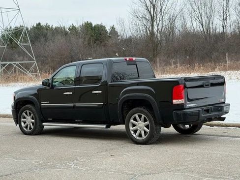 Used 2011 GMC Sierra 1500 Denali image 6