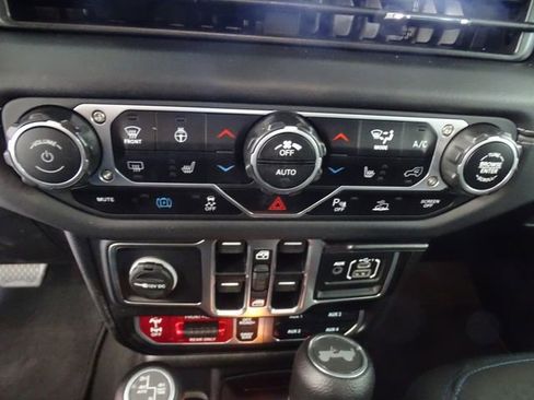 Certified 2025 Jeep Wrangler Unlimited Rubicon 4xe w/ Safety Group AWD/4WD image 11