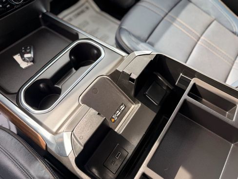 Used 2024 Chevrolet Silverado 2500 High Country w/ High Country Premium Package image 33