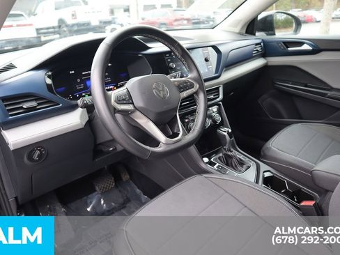 Used 2024 Volkswagen Taos SE image 10