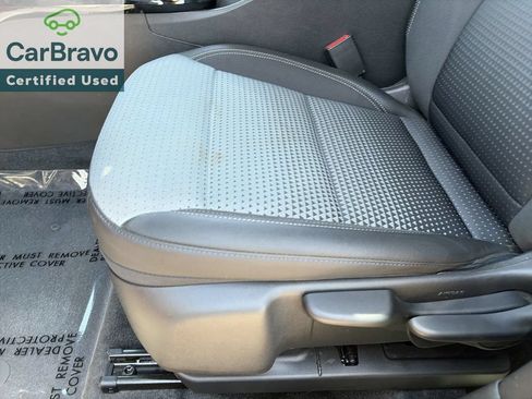 Certified 2025 Chevrolet Trax LT w/ Sunroof Package FWD image 19