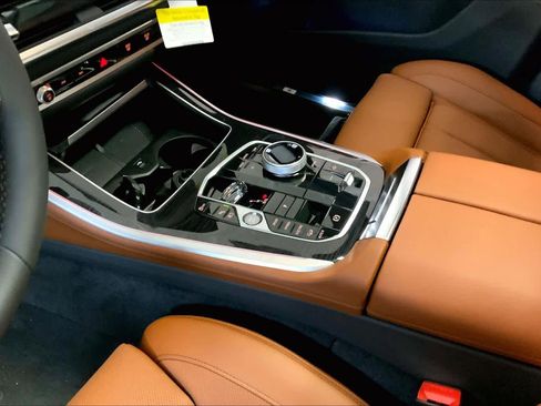 New 2026 BMW X5 xDrive50e image 7