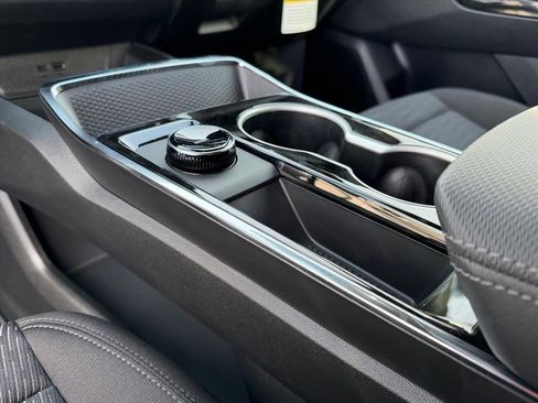 New 2026 Chevrolet Equinox LT image 13