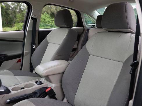 Used 2014 Ford Focus SE FWD image 6