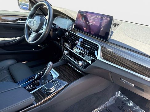 Used 2023 BMW 530e w/ M Sport Package RWD image 25