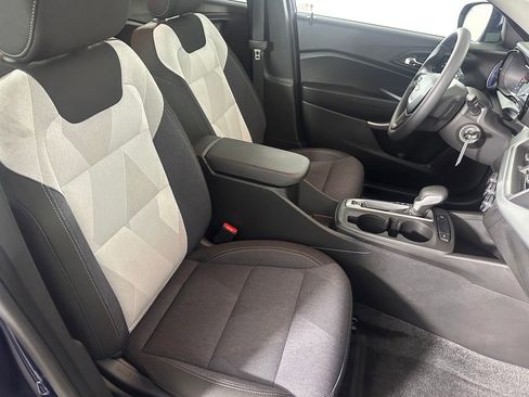 Used 2024 Chevrolet Trax LS w/ LS Convenience Package FWD image 22