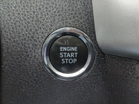 Used 2016 Toyota Highlander XLE image 16