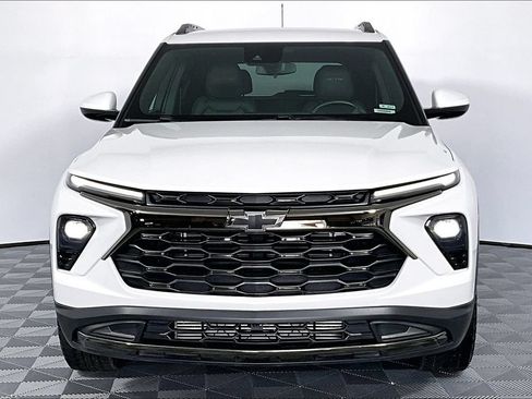 Used 2025 Chevrolet TrailBlazer ACTIV w/ Driver Confidence Package FWD image 3