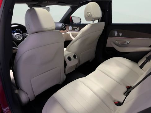 Used 2021 Mercedes-Benz E 350 Sedan image 14
