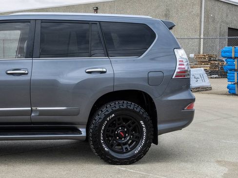 Used 2015 Lexus GX 460 w/ Premium Package AWD/4WD image 14