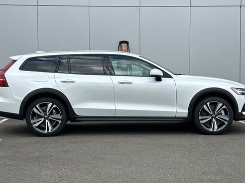 New 2026 Volvo V60 B5 Cross Country Plus w/ Climate Package image 6