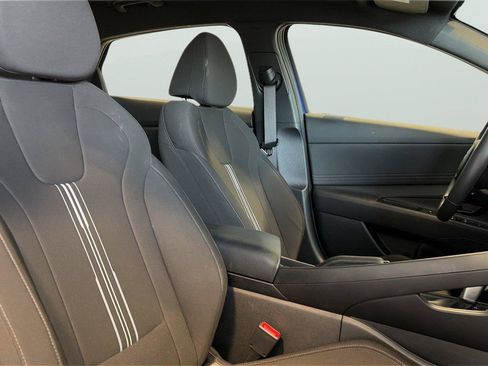 Used 2025 Hyundai Elantra Sport FWD image 16