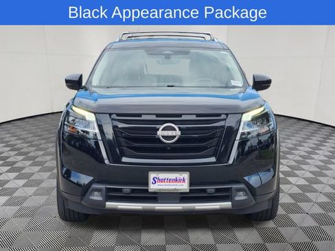 Used 2023 Nissan Pathfinder SL w/ SL Premium Package FWD image 2