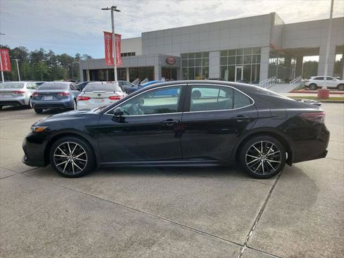 Certified 2023 Toyota Camry SE image 2