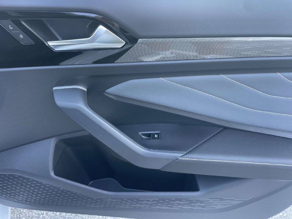 New 2027 Volkswagen Jetta SEL FWD image 9