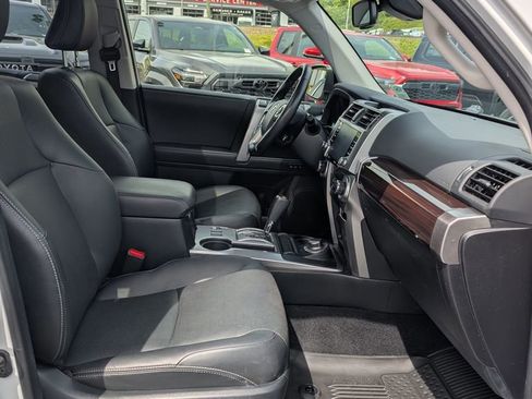 Used 2024 Toyota 4Runner Limited AWD/4WD image 19