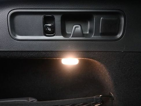 Used 2025 Mercedes-Benz GLC 300 w/ AMG Line image 26