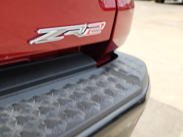 Used 2024 Chevrolet Colorado ZR2 w/ Technology Package AWD/4WD image 5