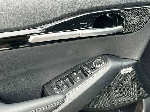 Certified 2025 Kia Seltos SX image 17