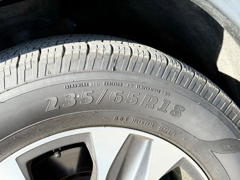 Used 2023 Toyota Highlander XLE image 15