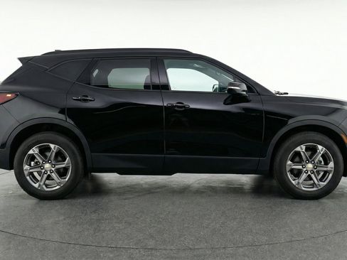 Used 2025 Chevrolet Blazer LT FWD image 5