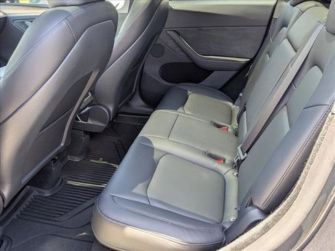 Used 2025 Tesla Model Y Long Range RWD image 18
