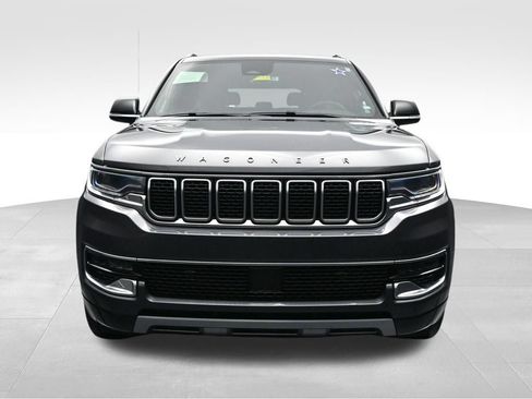 Used 2024 Jeep Wagoneer L Series II w/ Flexible Seating Group AWD/4WD image 8