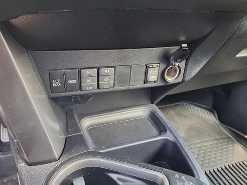 Used 2018 Toyota RAV4 SE w/ Power Extra Value Package FWD image 23