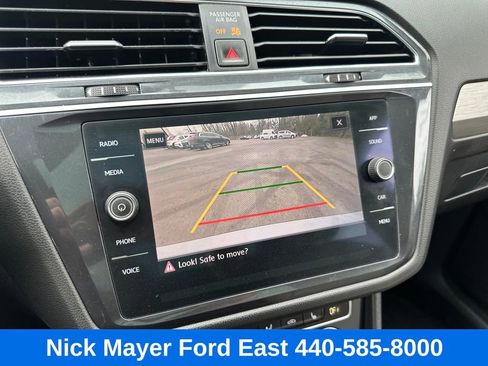 Used 2020 Volkswagen Tiguan SE w/ Panoramic Sunroof Package image 30