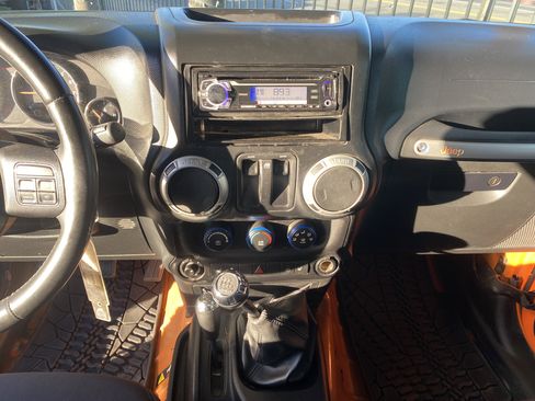 Used 2013 Jeep Wrangler Sahara w/ Connectivity Group image 15