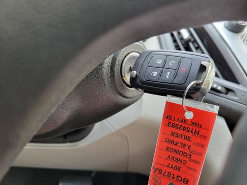 Used 2017 Chevrolet Equinox LS FWD image 18