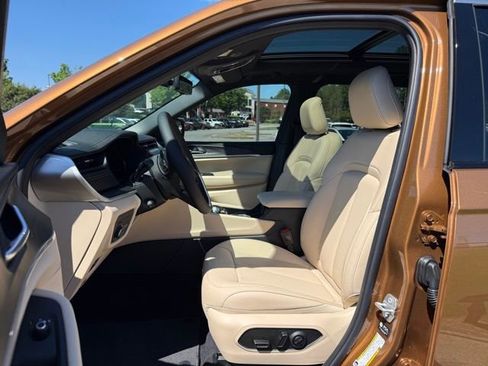 New 2026 Jeep Grand Cherokee L Limited AWD/4WD image 13